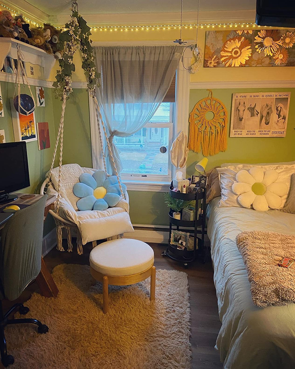 UGC customer photo 8 of the Hammora Cocoon Chair in a real home